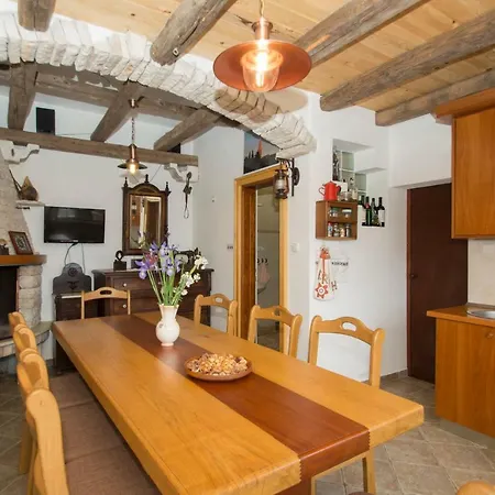 Stiniva-stone House Holiday home *