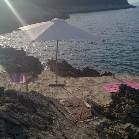 Stiniva-stone House Holiday home *