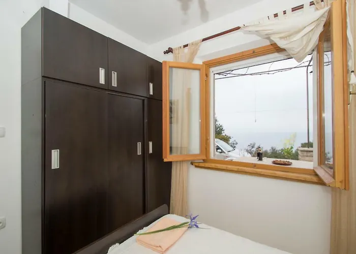 Stiniva-stone House Nyaraló *